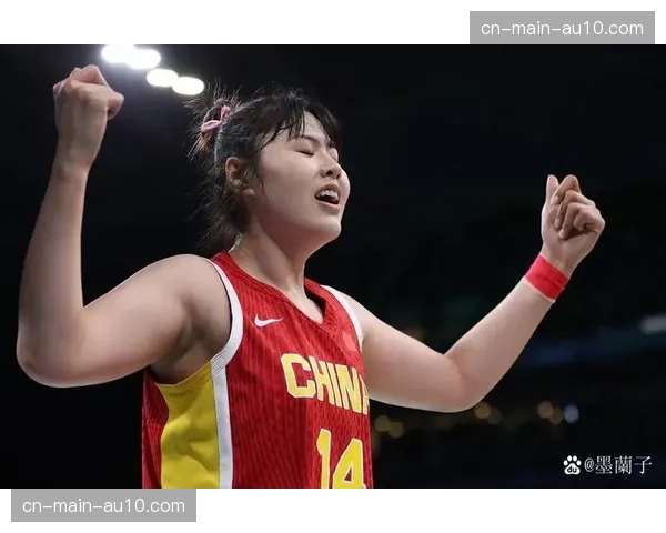 李月汝从传统中锋向挡拆型转型,开发三分球适应现代篮球 李月汝从传统中锋向挡拆型转型,开发三分球适应现代篮球